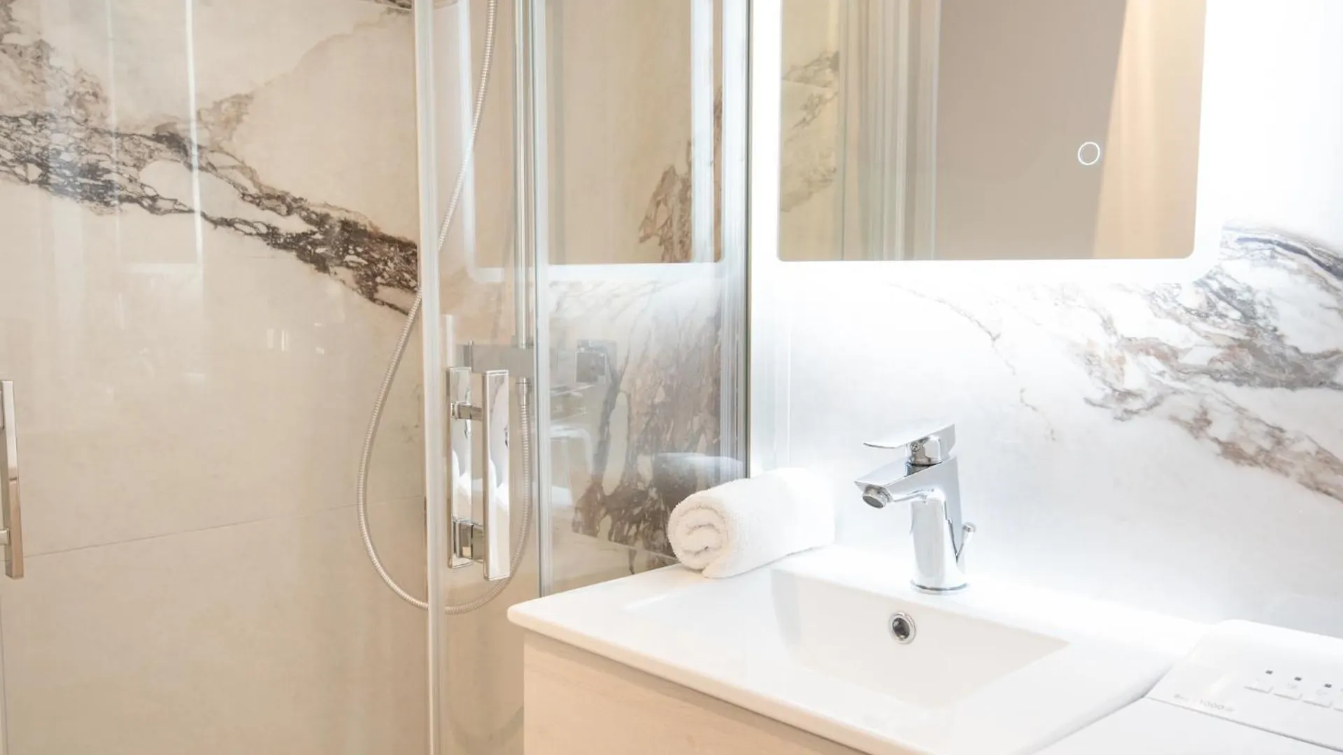 Premium T2 Neuf 1Er Etage Ultra Centre Lorient Par Groom